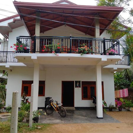 Villa Chaya ฮิกคาดูวา ภายนอก รูปภาพ